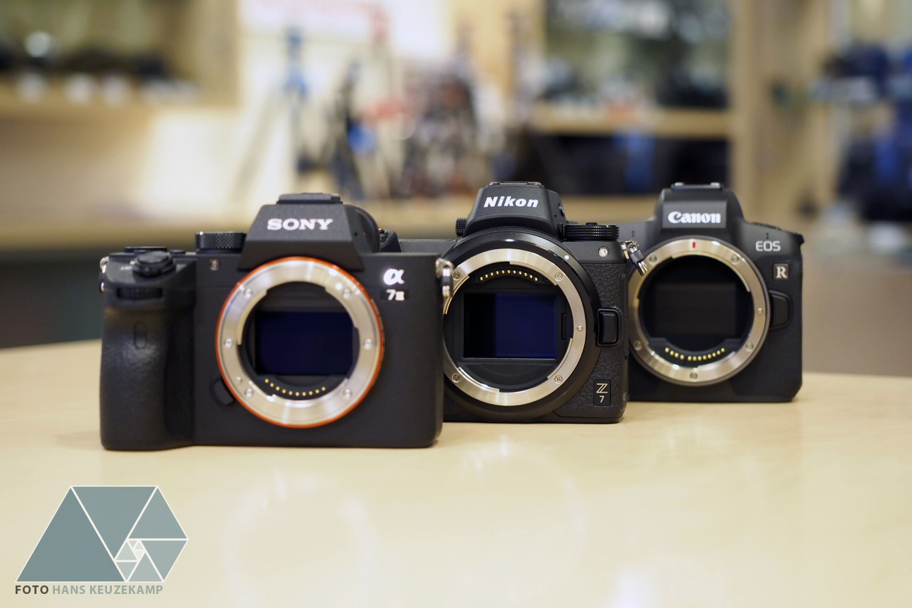 Sony A7iii Vs Canon R6 Vs Nikon Z6ii The big size comparison: Sony A7III vs Nikon Z6 vs Canon EOS-R